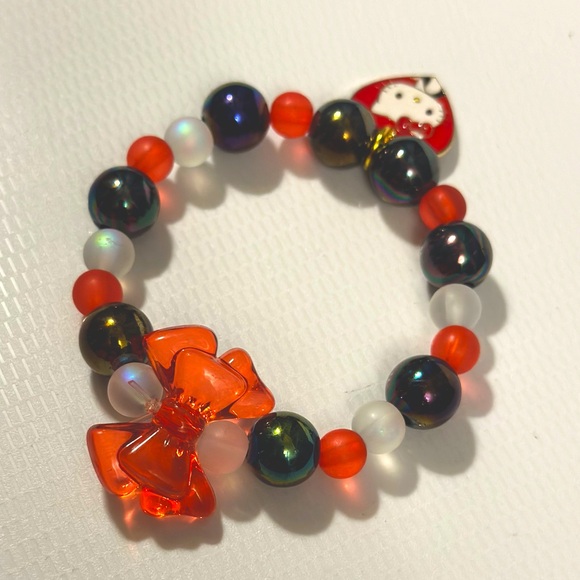 Hello kitty Red Tie Bow bracelet - Picture 4 of 5